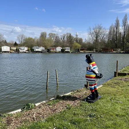 24 - Les Robinson Du - - Pêche Gratuite Sans Permis Camping